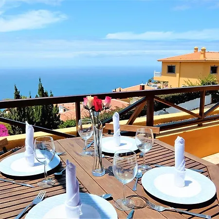 Romantic Ocean Views 아파트